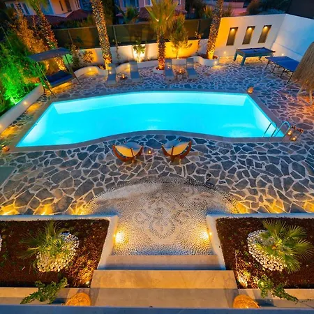 Sleeps 5 With Pool Air Con And Wifi *